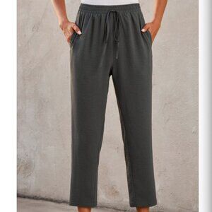 Elastic Waist Drawstring Pocketed Capri Pants - Grey 2XL